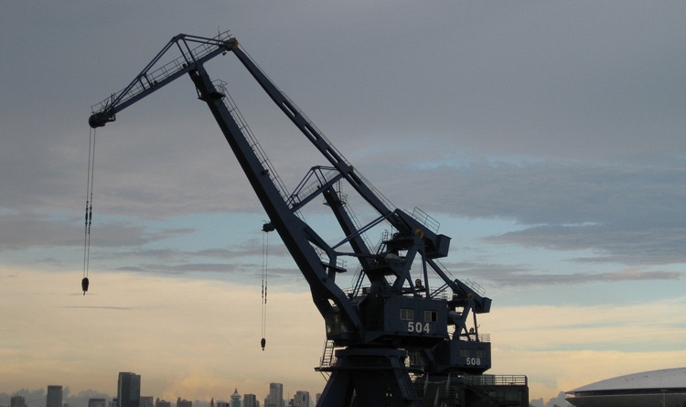 傾角傳感器為起重機(jī)的安全保駕護(hù)航 